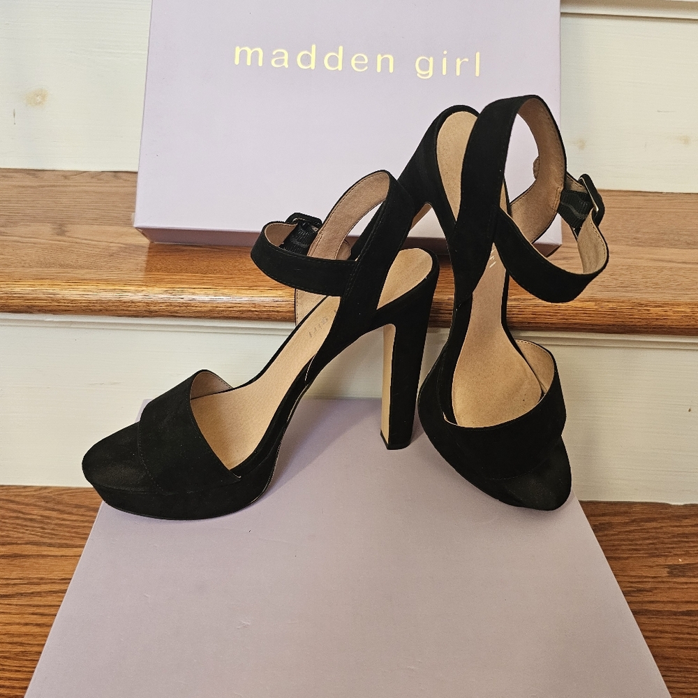 Madden Girl sandals; 5" Heel; Size 8.5M